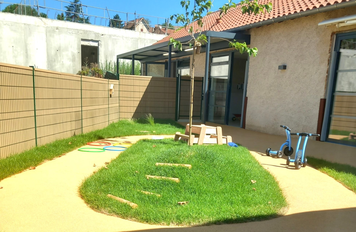 Jardin de la crèche Babilou Cahors 7e Régiment