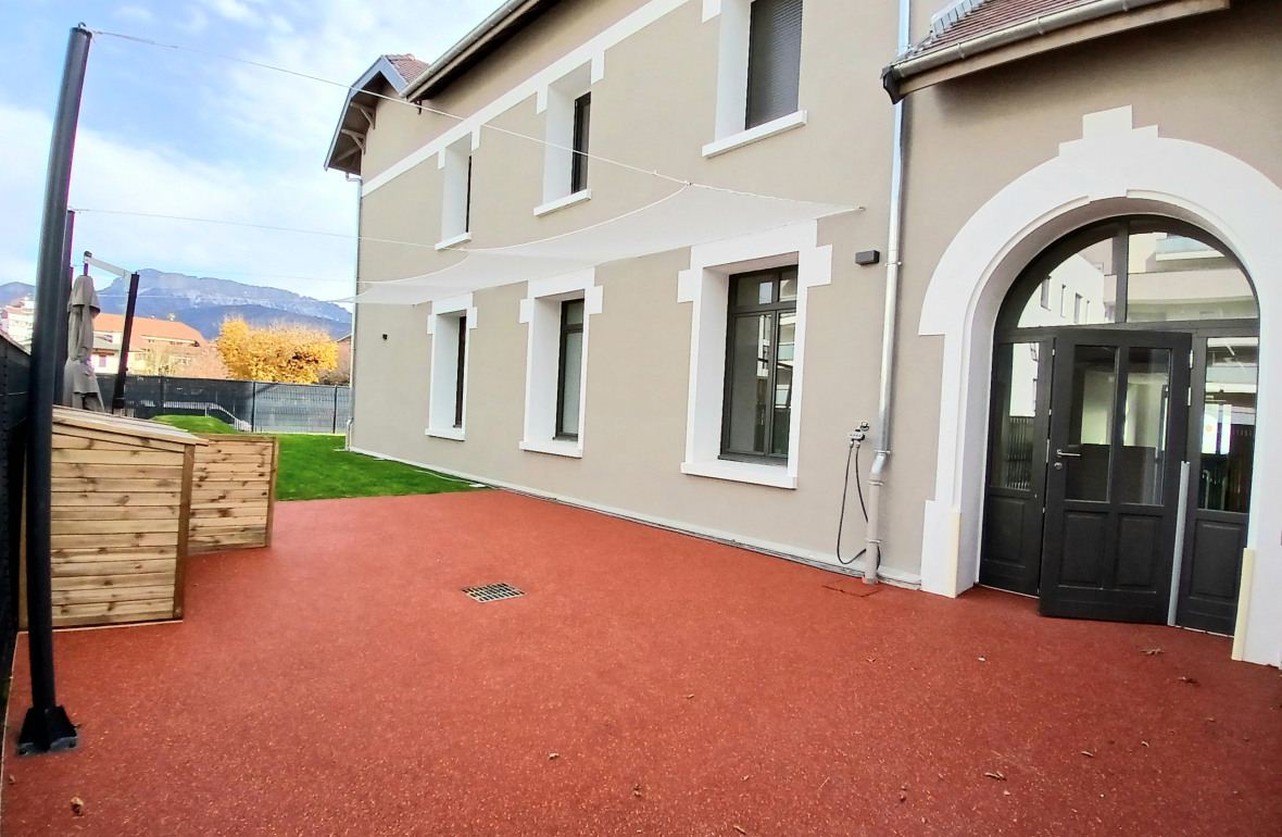 Extérieur de la crèche de la crèche Babilou Annecy Leroux