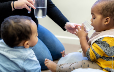 Peut-on préparer un biberon pour bébé avec l'eau du robinet ? 