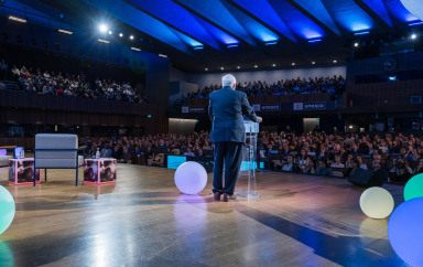 Intervention de James Heckman durant le congrès photo prise de dos