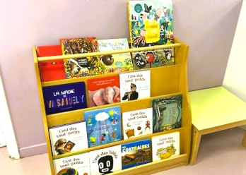 Bibliothèque de la crèche Babilou Issy Galiote