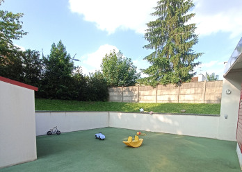 Extérieur avec jeux de la crèche Ormesson Wladimir d'Ormesson