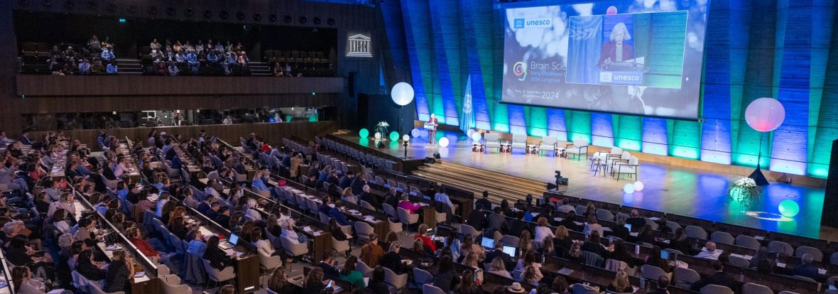 Photo d'ensemble du congrès prise de côté