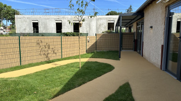 Espace extérieur de la crèche Babilou Cahors 7e Régiment